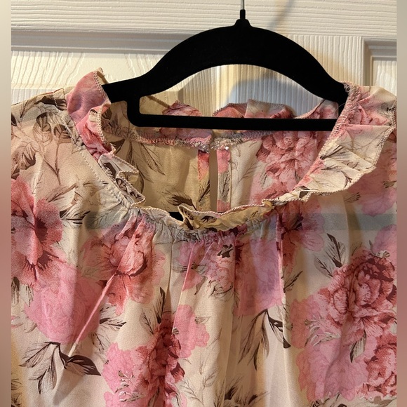 SHEIN Curve 3X Sheer Pink and Cream Floral Blouse 2/Butterfly Sleeves NWOT - Picture 2 of 6